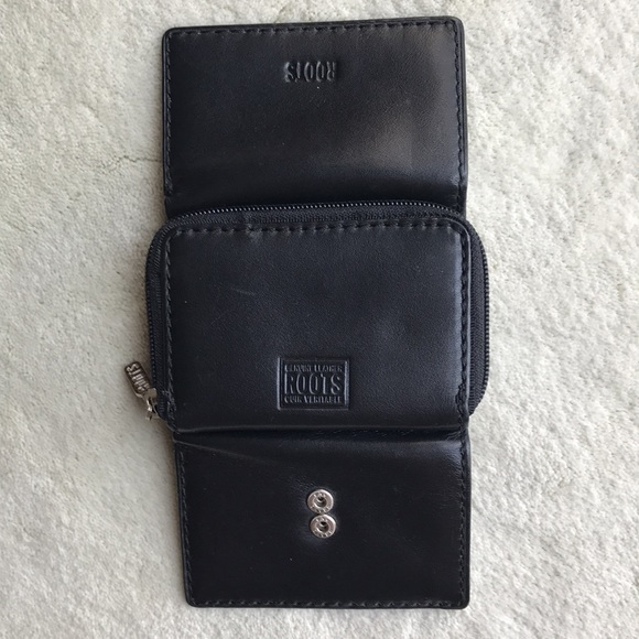 ROOTS Black leather Wallet - Picture 4 of 5